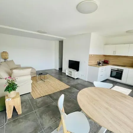 Large One Bedroom W Terrace&parking
